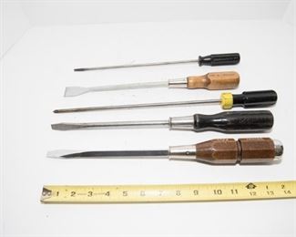 T223	Lot of 5 4 Flat Head 1 Phillips   1 Snap On  $24.95