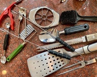 Lot of miscellaneous kitchen gadgets: $8