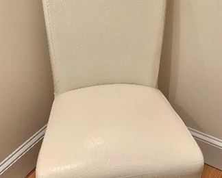 Item 99:  Single Leather Chair - 20.5 x 18 x 41: $95