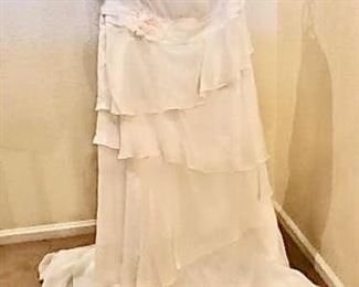 Wedding Dress #16 https://ctbids.com/#!/description/share/403116
