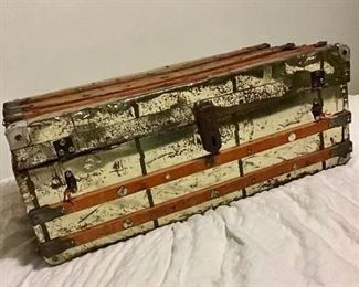 Antique Metal/Wood Trunk https://ctbids.com/#!/description/share/403003