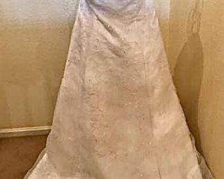 Wedding Dress #7 https://ctbids.com/#!/description/share/403093