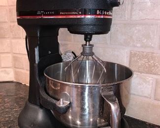 Kitchen Aid Classic tilt head mixer in great condition.  Price $250