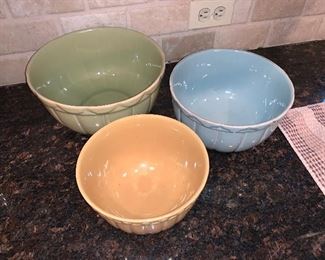 Set of 3 ceramic mixing bowls $30