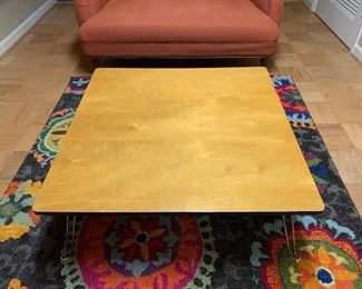 Coffee table in great condition 3'sq x 12.5" - Price $50