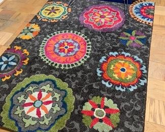 Colorful area rug in great condition.  5'2"x7'7" - Price $150