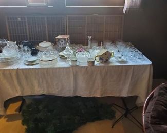 2 cabinet drawers whole table $225 or best offer