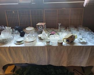 2 cabinet drawers whole table $225 or best offer