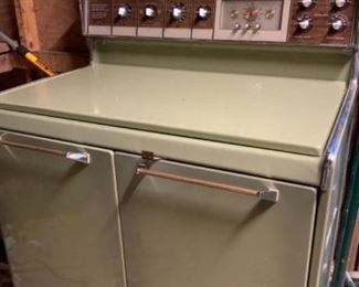 1970s Frigidaire Custom Imperial Electric Stove with Duel Side by Side Ovens and Custom Cover $600