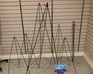 MEMORIAL DAY WREATH HOLDERS 