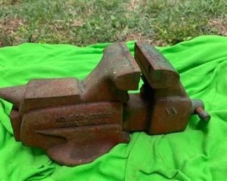 VINTAGE CRAFTSMAN VISE 