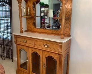 $350 ~ GORGEOUS OAK LEXINGTON STEP BACK  CUPBOARD WITH LIGHTED BOTTOM CABINET 