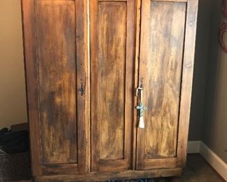 Large armoire
