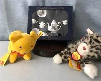 Steiff and Hummel https://ctbids.com/#!/description/share/405037