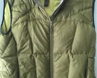 Men's and Women's Cashmere, Wool, Down and more https://ctbids.com/#!/description/share/405096
