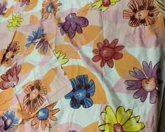 Two Twin Duvet Sets for Girls https://ctbids.com/#!/description/share/405165