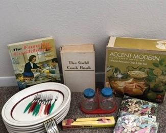 Vintage Kitchen https://ctbids.com/#!/description/share/405221
