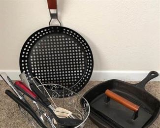 Cast iron and kitchen helpers! https://ctbids.com/#!/description/share/405227