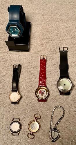 Bag of ladies watches https://ctbids.com/#!/description/share/405054