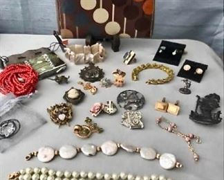 Jewelry Odds and Ends https://ctbids.com/#!/description/share/405057
