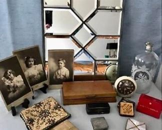 Vintage Dressing Table Decor https://ctbids.com/#!/description/share/405073