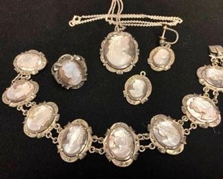 Vintage Jewelry Ensemble https://ctbids.com/#!/description/share/405115
