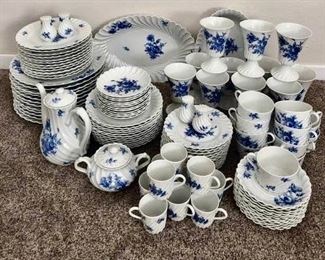 Haviland Limoges China Set https://ctbids.com/#!/description/share/405233