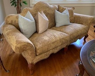 89. Hickory White Toile Sofa (90'' x 36'' x 41'')	 $ 1,200.00 