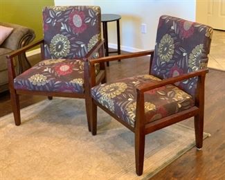 2pc Espresso wood/ Fabric Accent Chairs PAIR	35x27x25in 19in seat height	HxWxD
