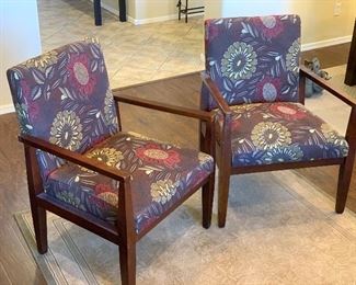 2pc Espresso wood/ Fabric Accent Chairs PAIR	35x27x25in 19in seat height	HxWxD
