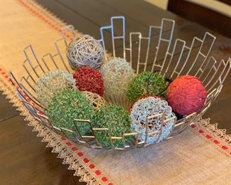 Metal Contemporary Centerpiece Bowl	8in H x 19in Diameter	