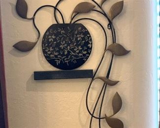 Metal Plant/Pot decor	28x18x1in	HxWxD