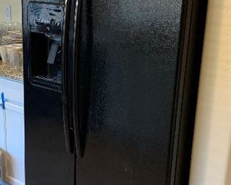 Maytag 25.5 CU FT. Refrigerator Side by Side  MSD2572VEB00	69.5x36x34in	HxWxD (BUYER REMOVAL)