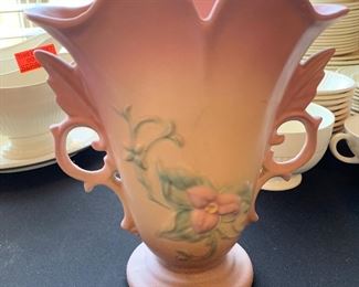 Hull Pottery Winged Vase w-9	9in H	