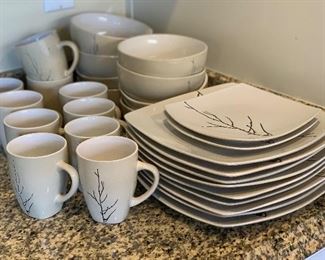 28 Contemporary Dish set (Branch Print)	