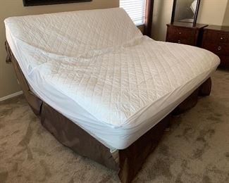 King Sz Sleep Number i8 Bed Adjustable Base (AS-IS)	26x77x76	HxWxD