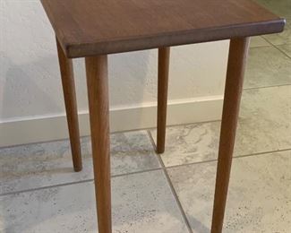 1pc Vintage Accent Table	16x14x11in	HxWxD