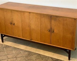 1960s Vintage MCM Long sideboard/Buffet	32x65x18.5in	HxWxD