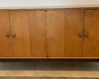 1960s Vintage MCM Long sideboard/Buffet	32x65x18.5in	HxWxD