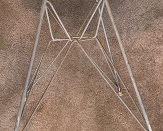 5pc 1950s MCM Eames Herman Miller Fiberglass Shell Chairs Vintage Original w/ Eiffel tower bases	30x18x22in seat height:17.5in	HxWxD