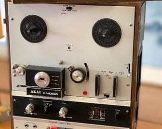 AKAI X-1800SD Reel to Reel Tape Deck w/ 8 Track	16x14x11in	HxWxD