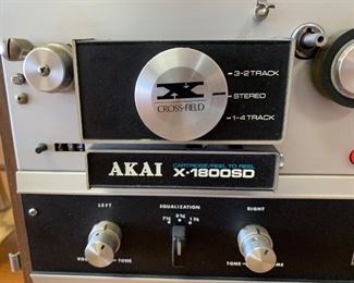 AKAI X-1800SD Reel to Reel Tape Deck w/ 8 Track	16x14x11in	HxWxD