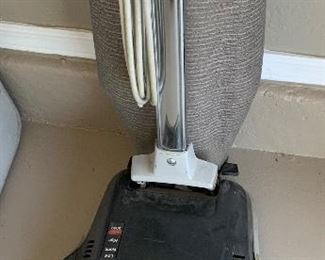 Hoover upright Vacuum		