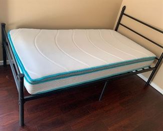 1 Twin Bed Mattress/Frame/Bedding	39x42x79in	HxWxD