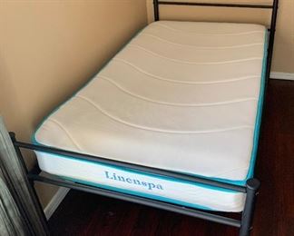1 Twin Bed Mattress/Frame/Bedding	39x42x79in	HxWxD