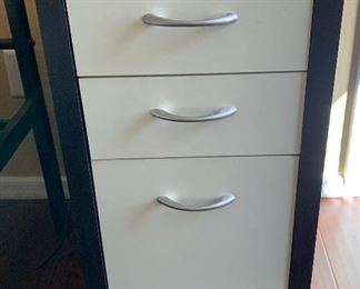 Rolling 3 drawer Nightstand	27x14x20in	HxWxD