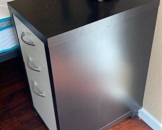 Rolling 3 drawer Nightstand	27x14x20in	HxWxD