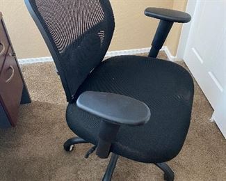 alera black mesh office chair	