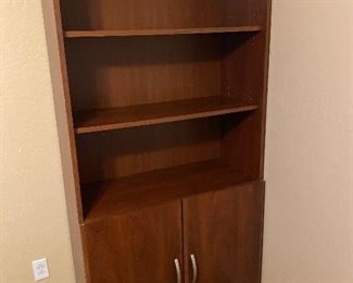 Mahogany wooden book shelf made by bush	72.5x35.5x14.5in	HxWxD