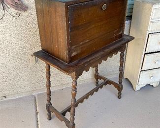 Old wood drop down desk	31x44x15	HxWxD